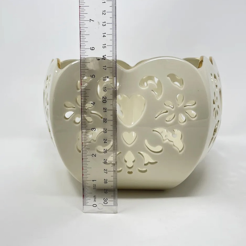 Lenox Eternal Hearts Pierced Round Candy Bowl Scalloped Trim - 24k Gold Large - Picture 11 of 11